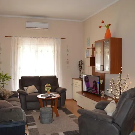 Prázdninový dům Family Friendly House With A Swimming Pool Donja Jagodnja Polaca