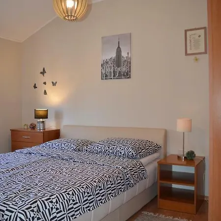 Family Friendly House With A Swimming Pool Donja Jagodnja Prázdninový dům