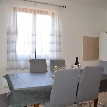 Family Friendly House With A Swimming Pool Donja Jagodnja Prázdninový dům *